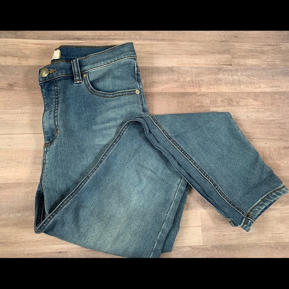 Free People light wash skinny jean W28